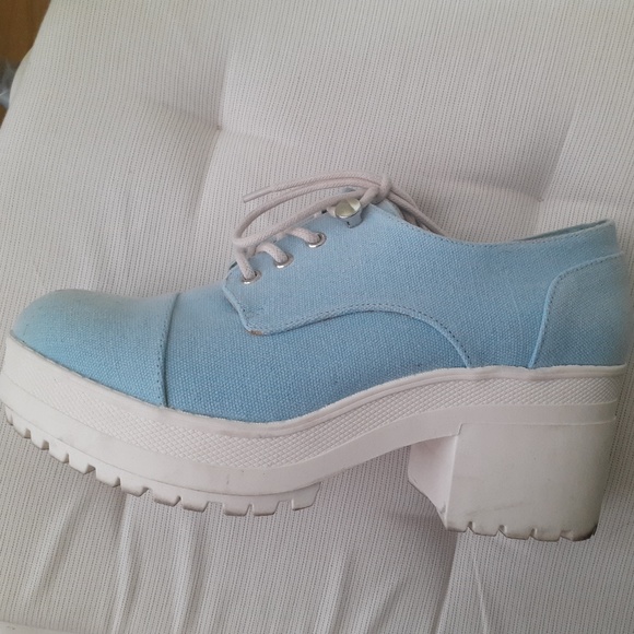 Urban Outfitters Platform Shoes - Picture 1 of 5